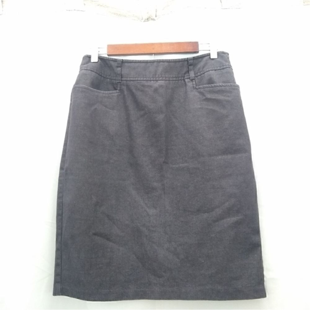 NYCC skirt with pockets  